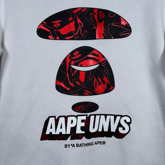 AAPE Universe Crewneck Sweater White Red Logo Size M - Picture 2 of 13